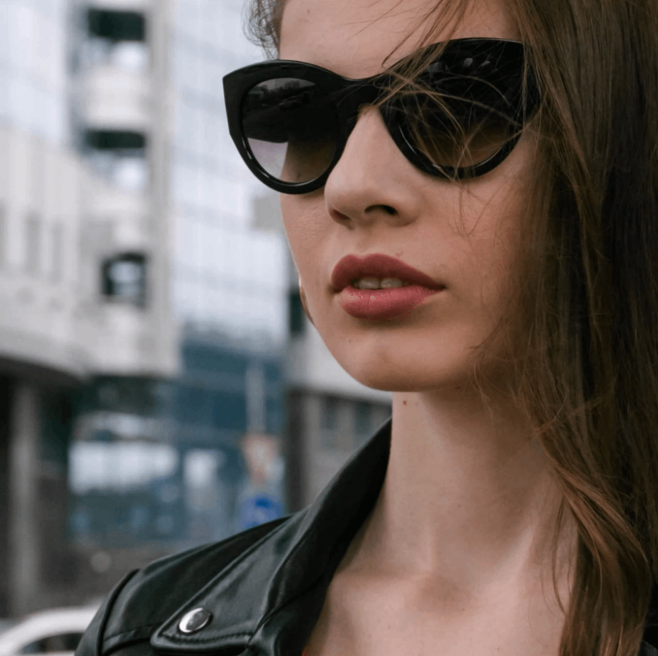 Workplace Eyewear Style Guide: Professional Meets Fashion