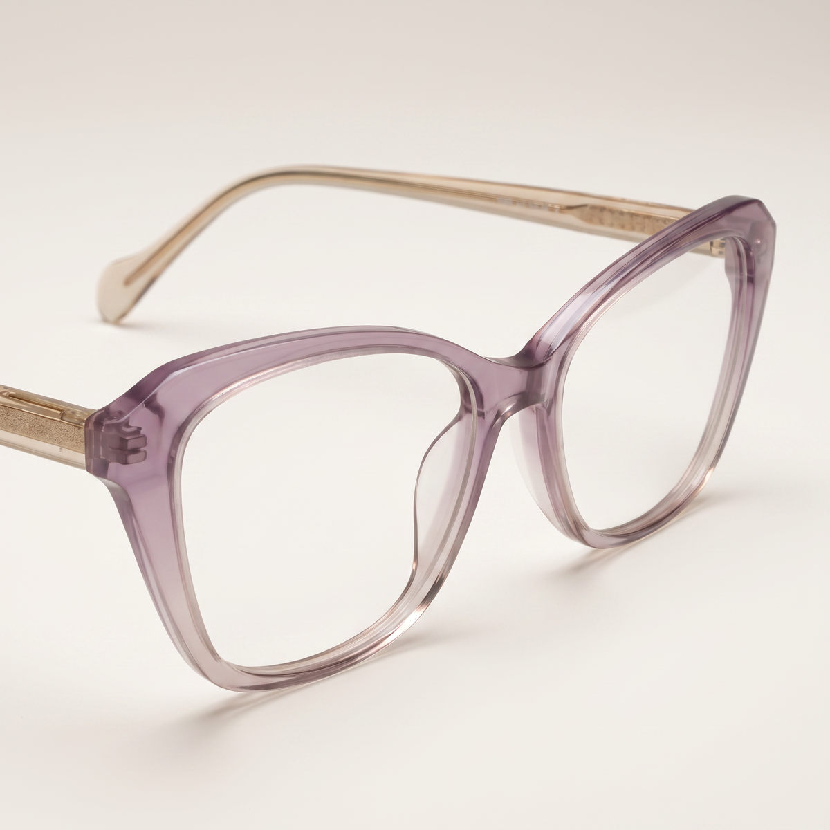 Featuring a classic square silhouette in pink purple acetate, finished...