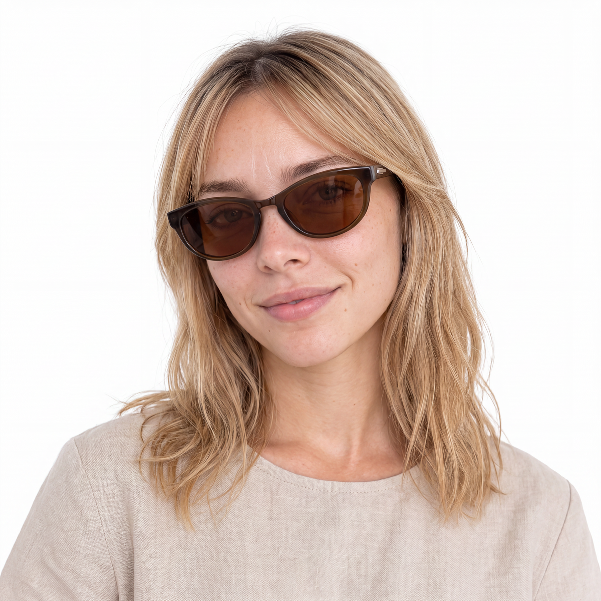 Astrid frame lifestyle detail